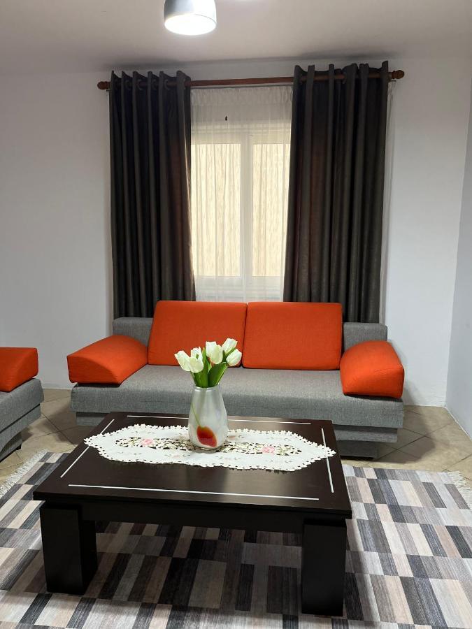 Iljazi'S Apartaments Vlorë Exterior foto